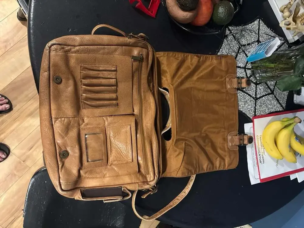 VTG Colombian Bag Company Soft Leather Laptop Messenger Shoulder Bag